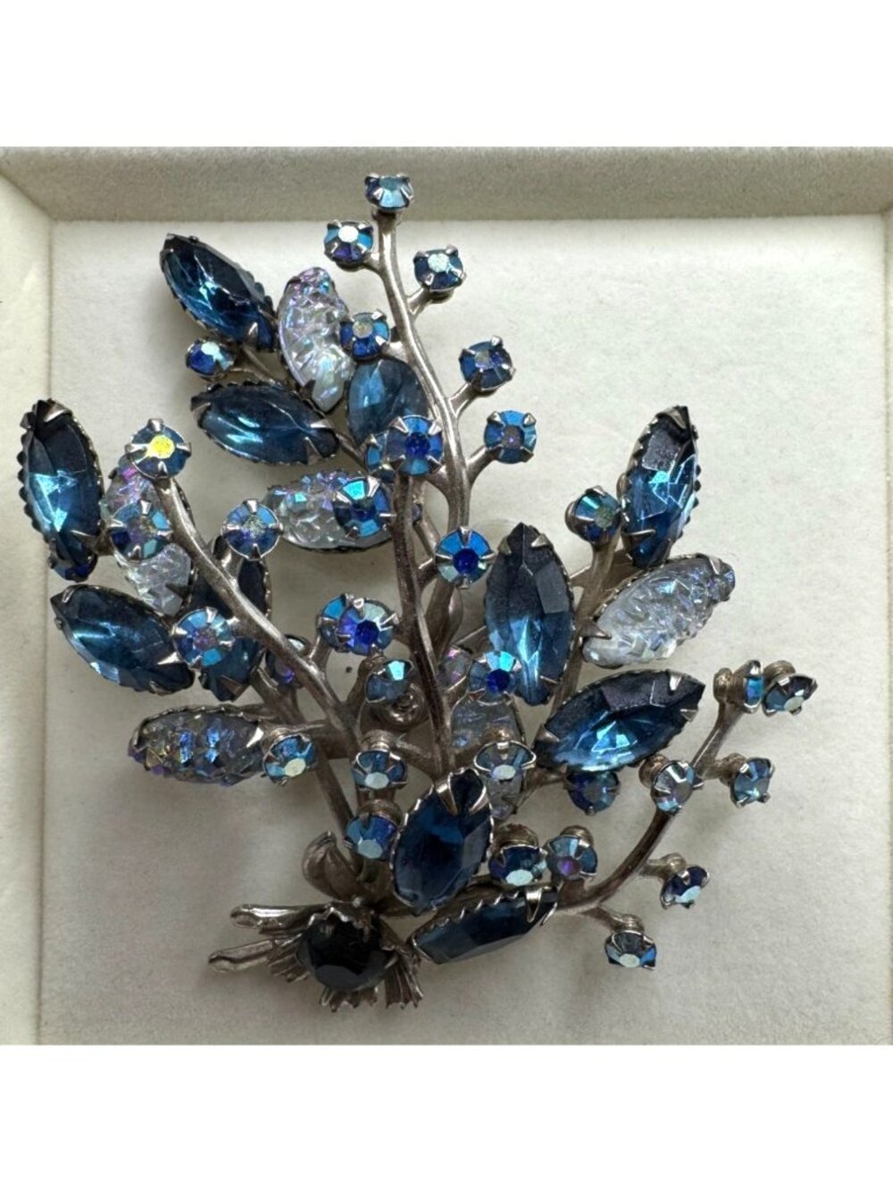 Vtg Blue Rhinestone Crushed Ice Sugar Glass Bouquet Spray Statement Brooch Pin